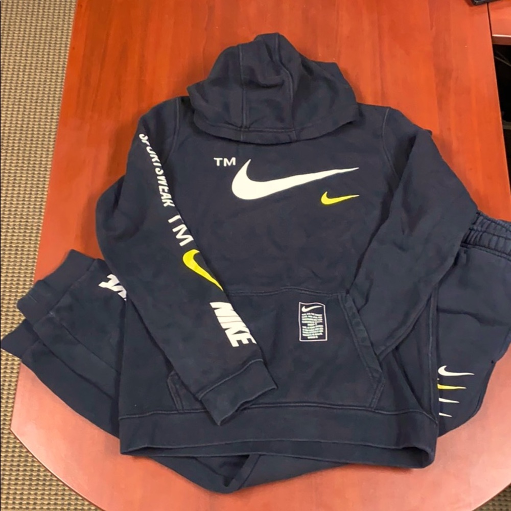 Big boys Nike matching sweatsuit